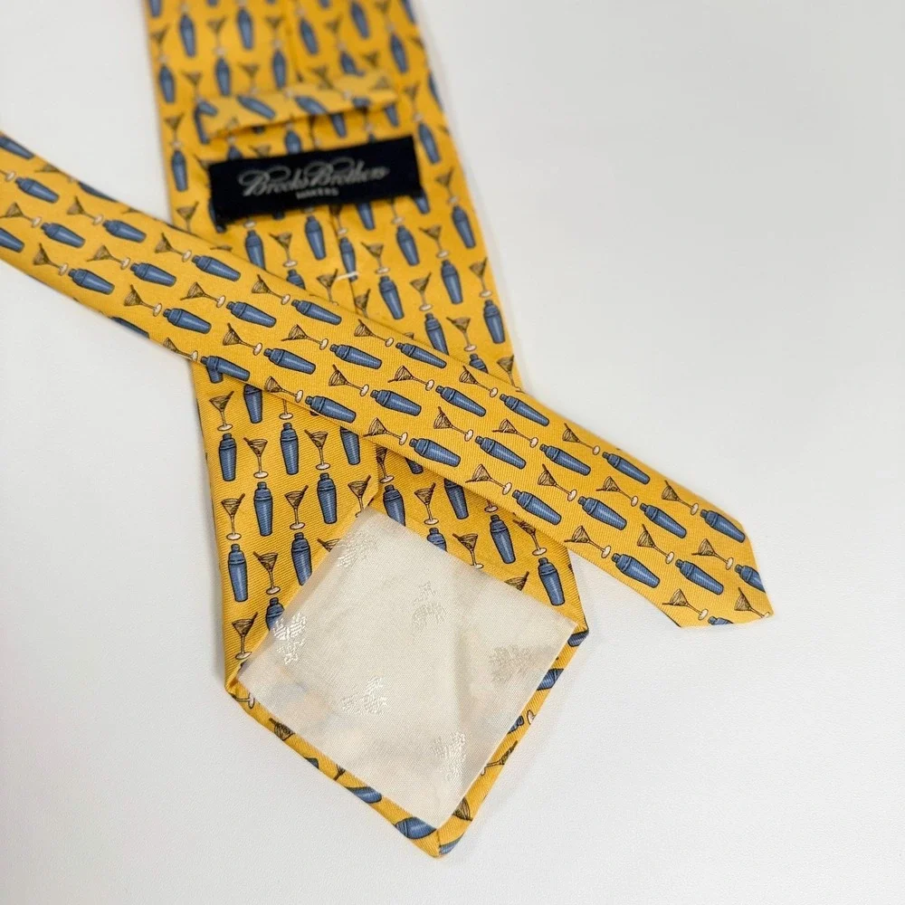 Brooks Brothers Makers Tie Silk Printed In Italy Yellow Martini Shaker Necktie